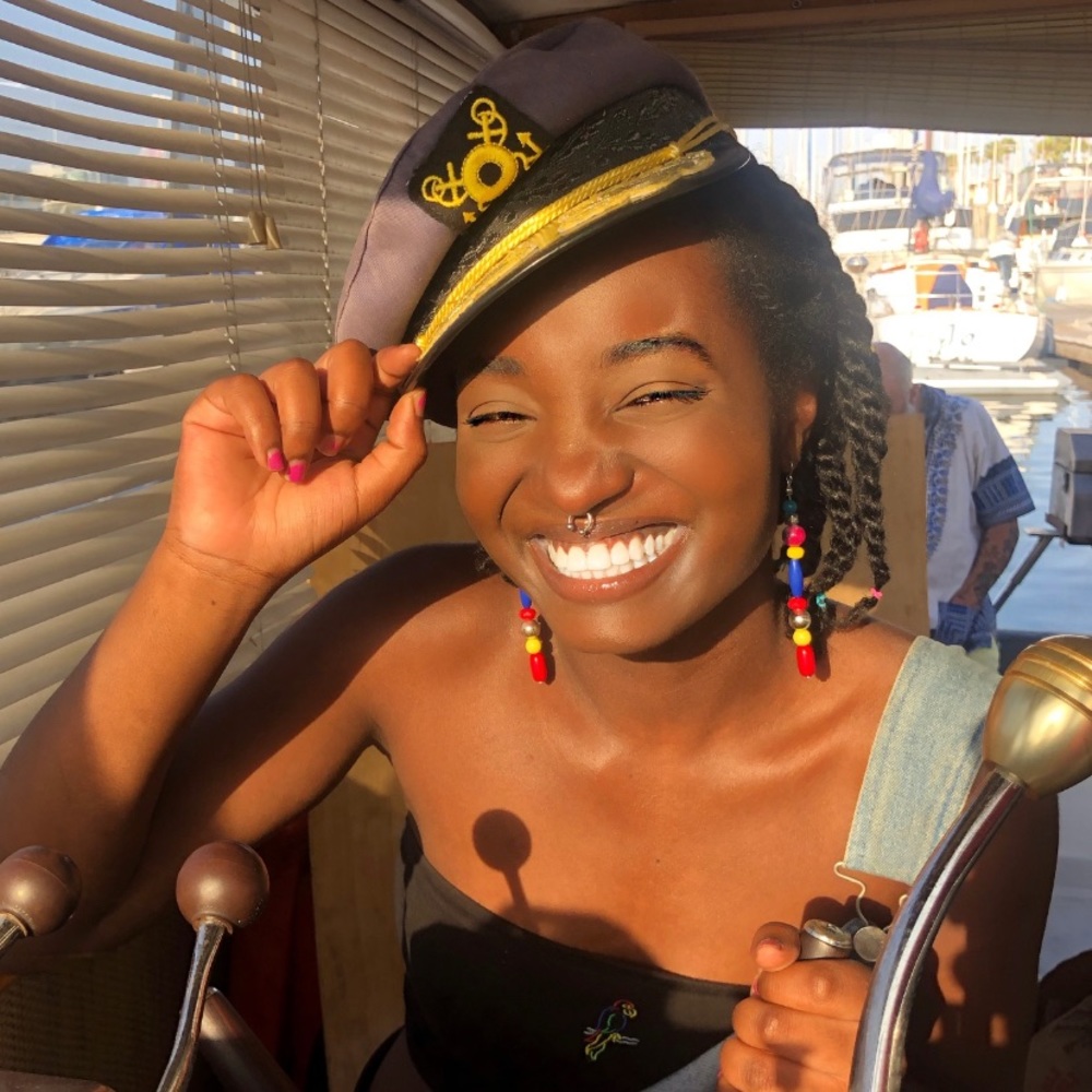 Meet your Posher, Zaina